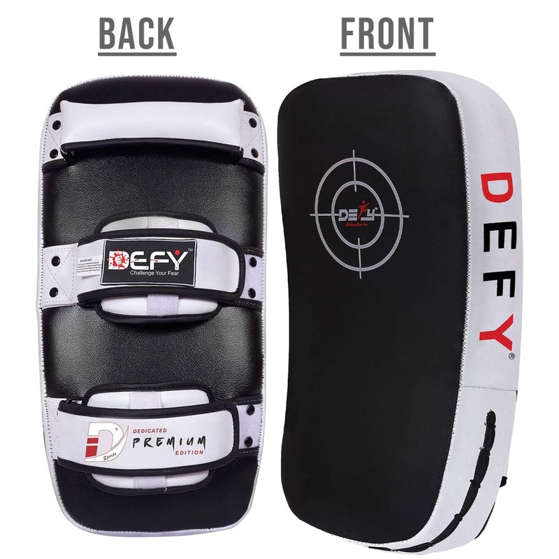 DEFY Challenge Your Fear دي فاي سبورتس - وسادات تايلندية جلدية منحنية مع امتصاص صدمات معزز - أحزمة بكلة مزدوجة الطبقات لتناسب ممتاز - وسادة خفيفة الوزن ومتينة للتدريب على الملاكمة، الكاراتيه وفنون القتال المختلطة - 1 وسادة - بيضاء - Image 2